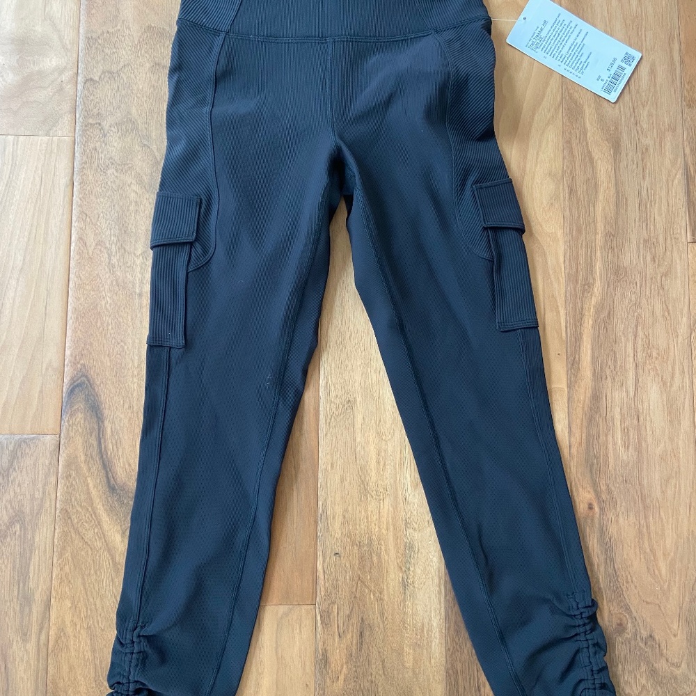 Lululemon Trail Trekker HR Tight 25" Black Cargo NWT Size 6